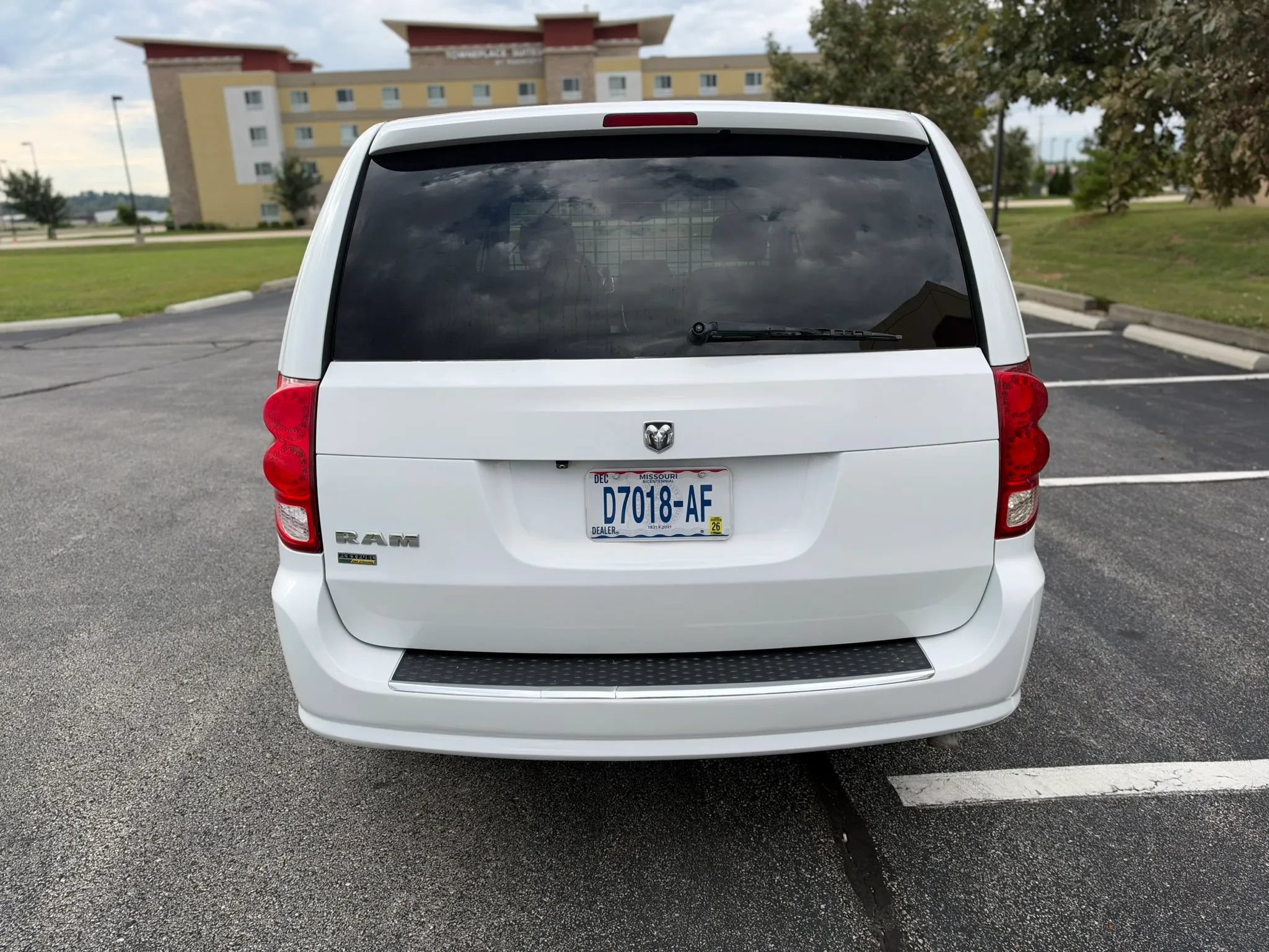Used 2015 RAM C/V Tradesman FWD image 4