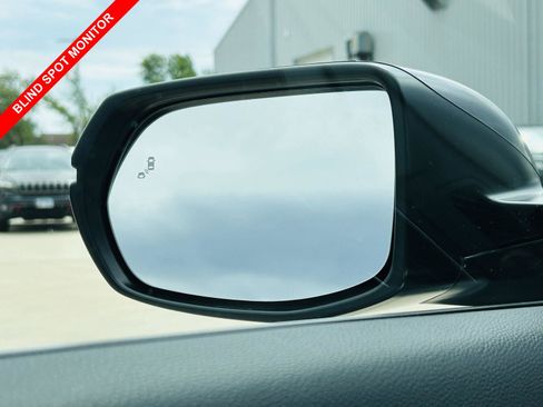 Used 2022 Honda CR-V EX image 9
