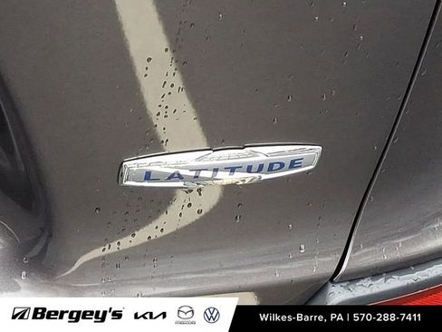 Used 2019 Jeep Cherokee Latitude Plus image 31