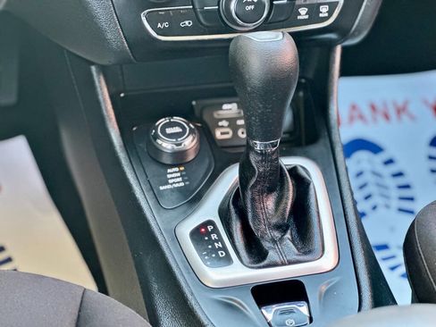 Used 2014 Jeep Cherokee Latitude image 12