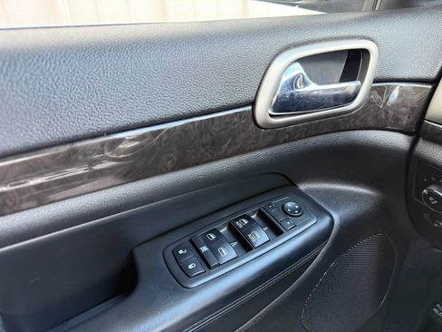 Used 2013 Jeep Grand Cherokee Laredo AWD/4WD image 22