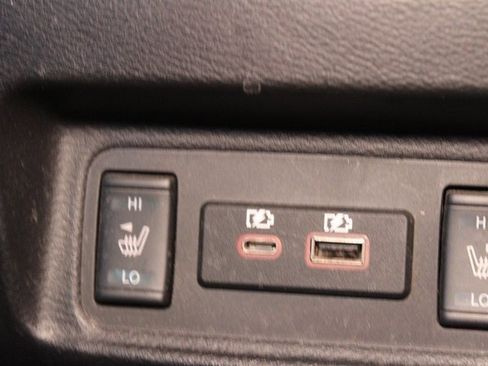 Used 2020 Nissan Maxima SR image 16