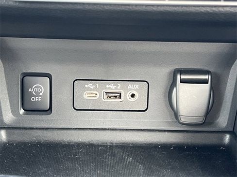 Certified 2025 Nissan Sentra SV image 8