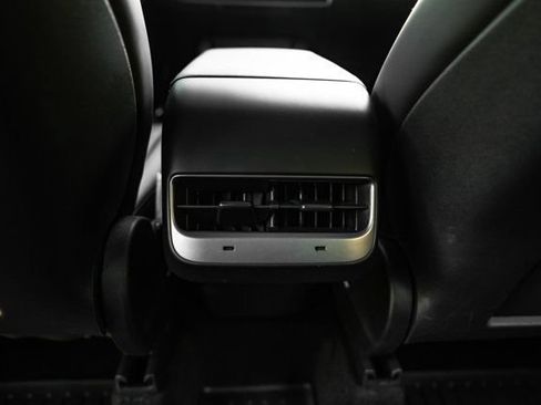 Used 2023 Tesla Model Y AWD image 16