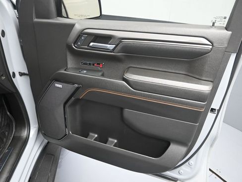 Used 2024 GMC Sierra 1500 AT4 w/ Technology Package image 39