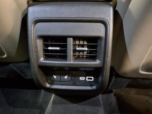 Certified 2023 Cadillac XT4 Luxury w/ Cold Weather Package image 15