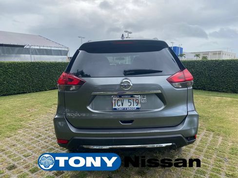 Used 2017 Nissan Rogue S w/ S Appearance Package FWD image 24