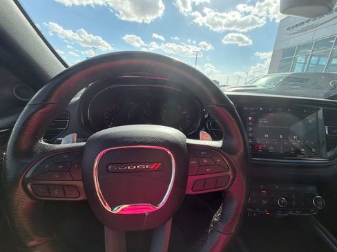Used 2025 Dodge Durango GT RWD image 9