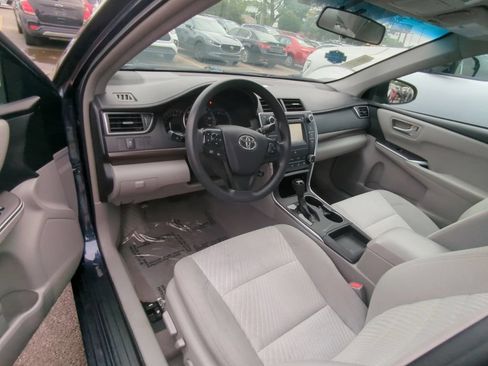 Used 2015 Toyota Camry LE FWD image 7
