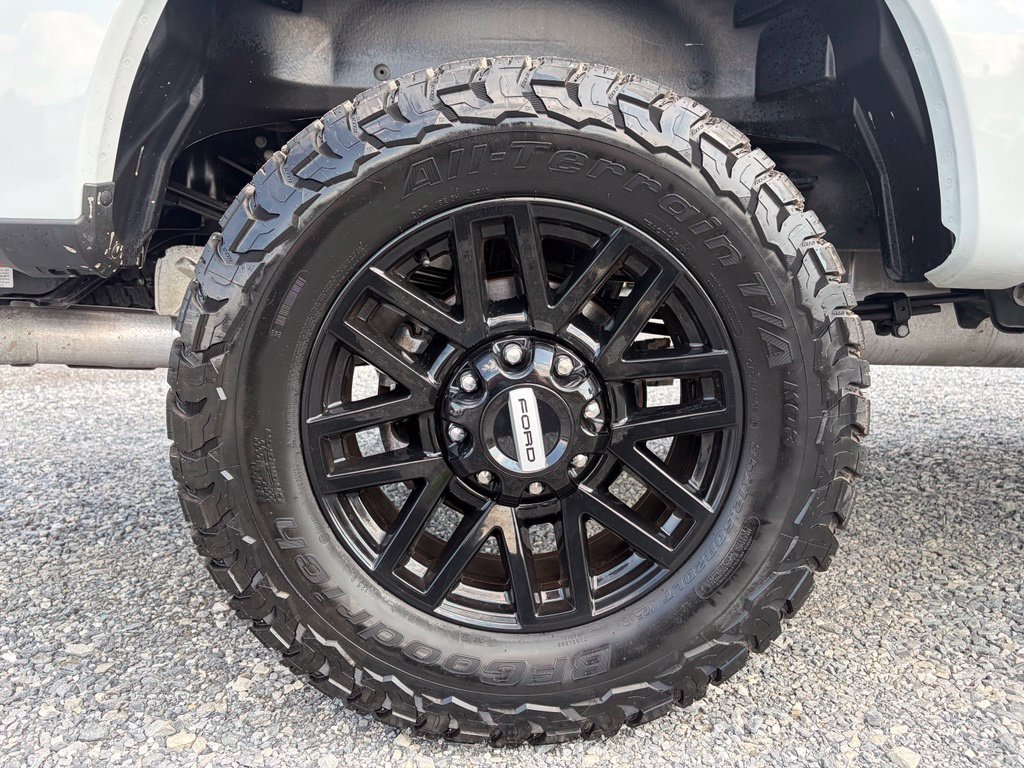 Used 2025 Ford F250 XLT w/ Black Appearance Package AWD/4WD image 21