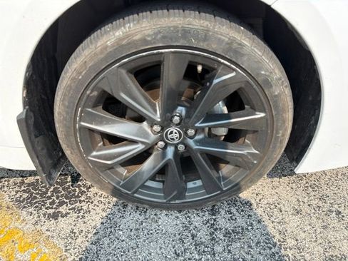 Used 2024 Toyota Corolla SE FWD image 5