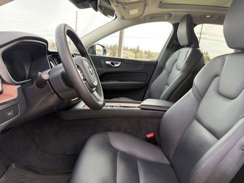 Used 2023 Volvo XC60 B5 Plus w/ Protection Package Premier AWD/4WD image 12
