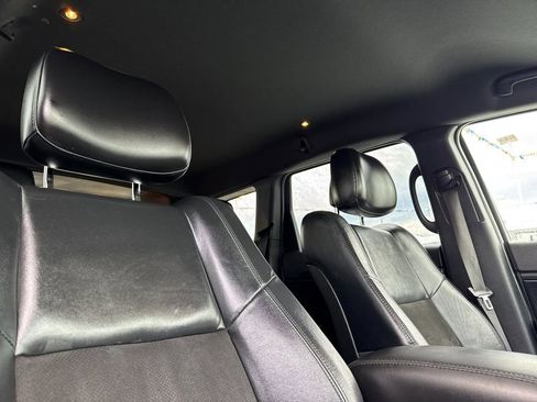 Used 2022 Jeep Grand Cherokee Laredo X image 16