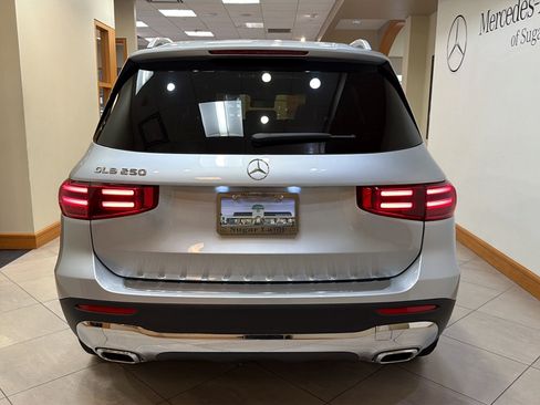 Used 2026 Mercedes-Benz GLB 250 w/ Sun & Sound Package image 6