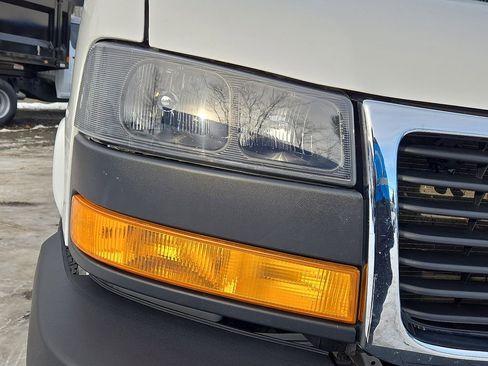 Used 2024 GMC Savana 2500 w/ Driver Convenience Package image 15