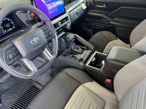 New 2025 Toyota Tacoma TRD Off-Road image 9