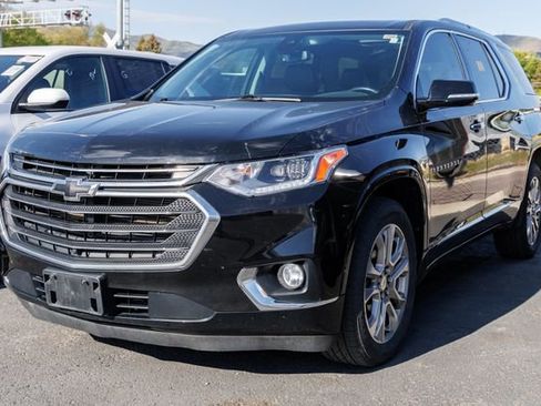 Used 2019 Chevrolet Traverse Premier w/ Driver Confidence II Package FWD image 5