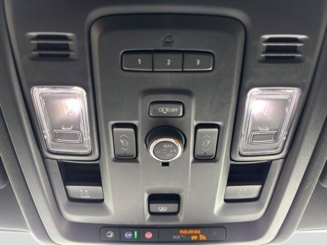 Used 2024 GMC Yukon AT4 AWD/4WD image 33