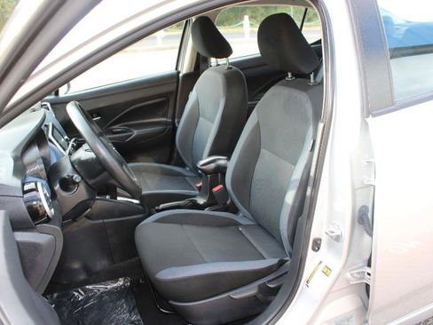 Used 2023 Nissan Versa SV image 12