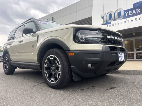 Used 2025 Ford Bronco Sport Outer Banks w/ Outer Banks Tech Package+ AWD/4WD image 10