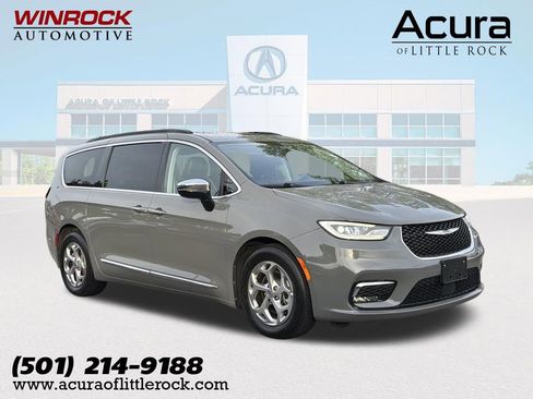 Used 2023 Chrysler Pacifica Limited FWD image 1
