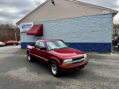 Used 2000 Chevrolet S10 Pickup LS w/ Preferred Equipment Group image 8