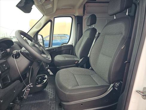 Used 2025 RAM ProMaster 2500 FWD image 9