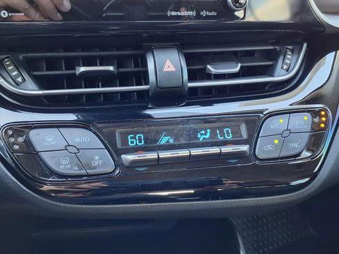 Used 2022 Toyota C-HR Limited image 6