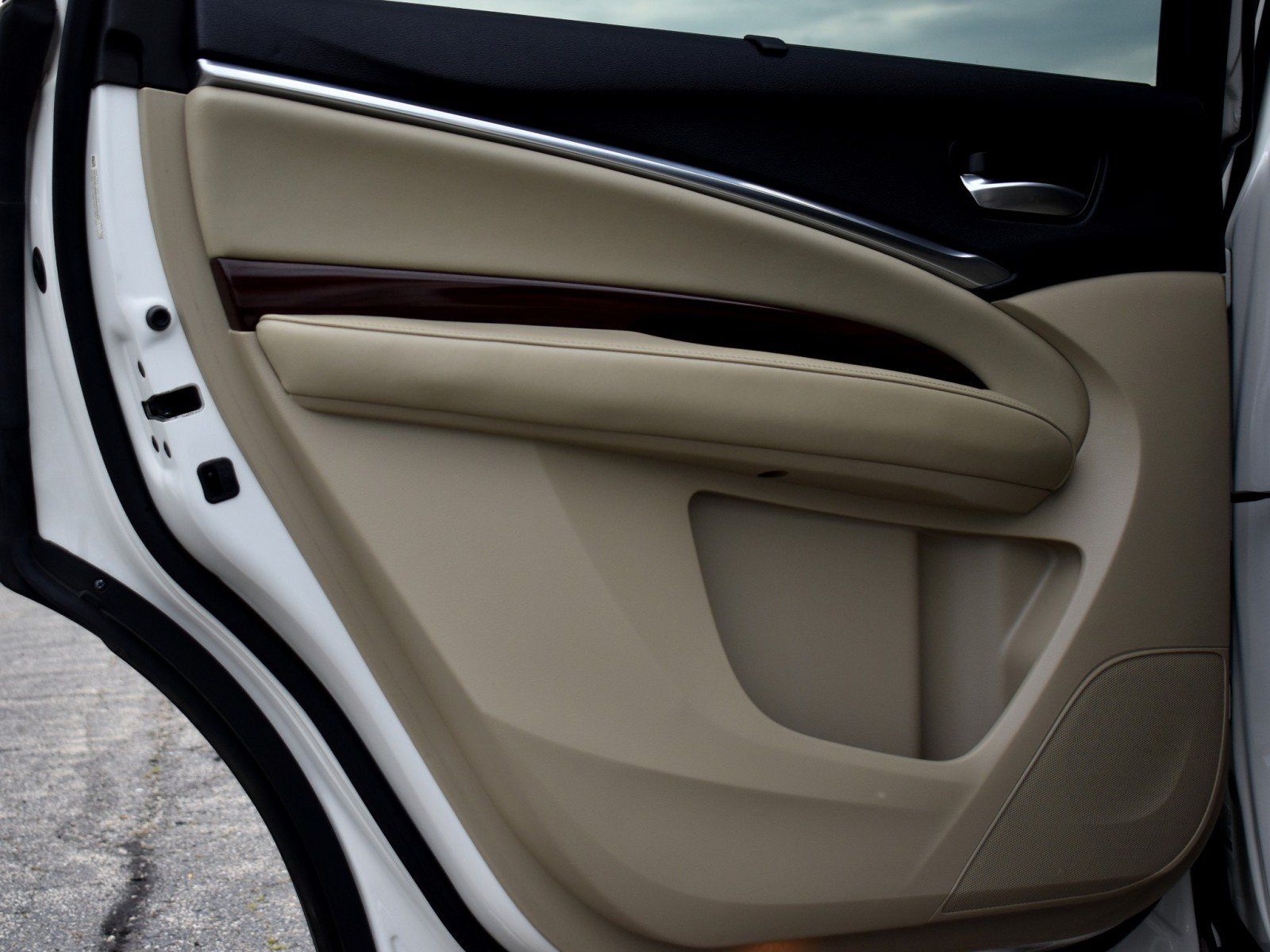 Used 2016 Acura MDX SH-AWD image 44