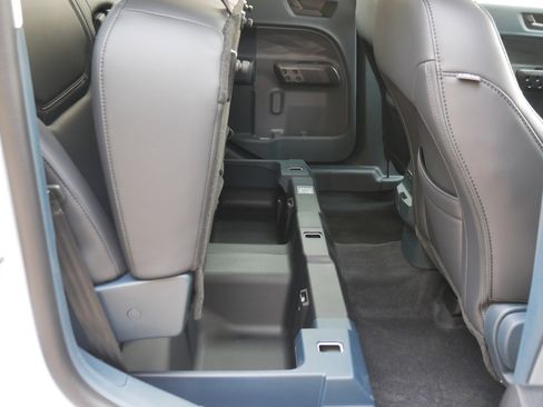 New 2025 Ford Maverick Lariat w/ Black Appearance Package image 29