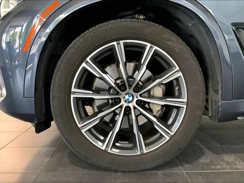 Used 2022 BMW X5 xDrive40i w/ M Sport Package AWD/4WD image 9
