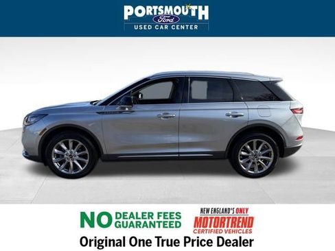 Used 2022 Lincoln Corsair AWD w/ Premium Package image 2