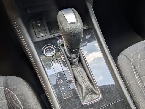 Used 2021 Nissan Kicks SV FWD image 30