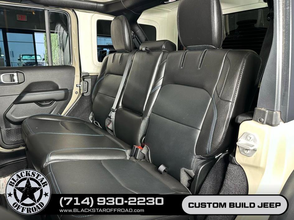Used 2022 Jeep Wrangler Unlimited Rubicon 4xe w/ Safety Group AWD/4WD image 15