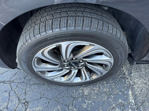 Used 2023 Lincoln Navigator Reserve image 2