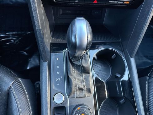 Used 2022 Volkswagen Atlas Cross Sport SEL R-Line image 22