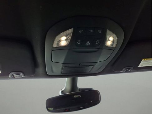 Used 2025 Chrysler Pacifica Select FWD image 24
