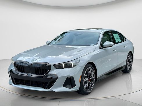 New 2027 BMW 530i RWD image 1