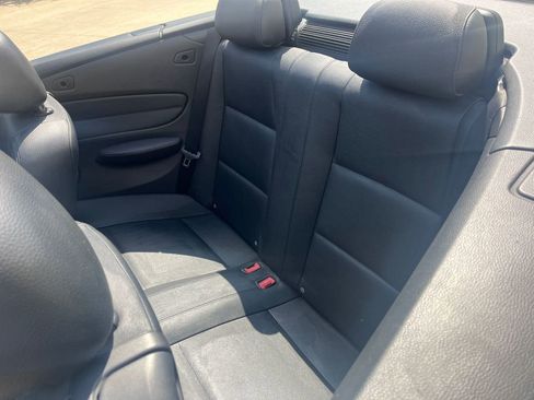 Used 2010 BMW 135i Convertible w/ Premium Pkg image 17