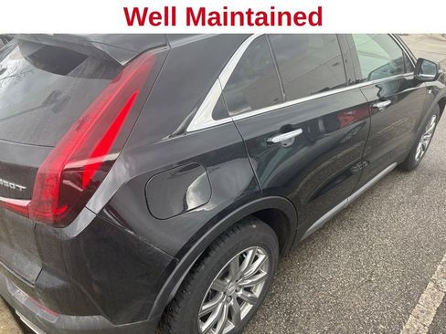 Used 2021 Cadillac XT4 Premium Luxury w/ Cold Weather Package image 5