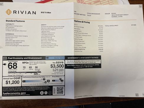 Used 2025 Rivian R1S Premium image 5