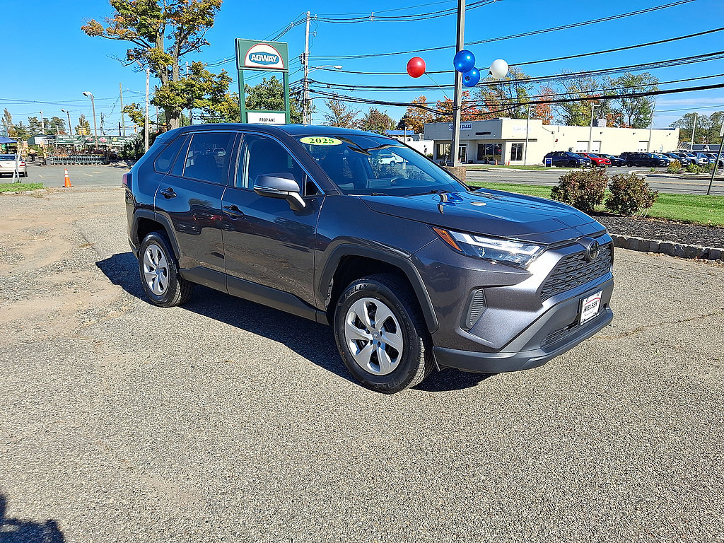 Used 2025 Toyota RAV4 LE AWD/4WD image 47