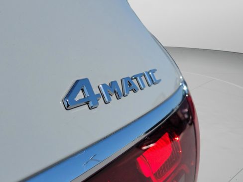 New 2026 Mercedes-Benz GLS 580 4MATIC image 32