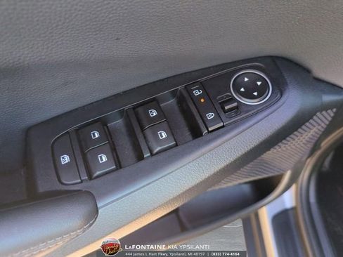 Used 2025 Kia Seltos S image 21