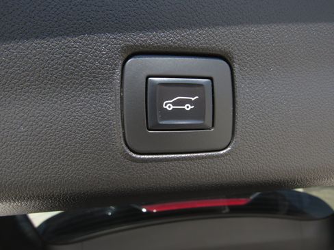Used 2023 Chevrolet TrailBlazer RS w/ Sun and Liftgate Package AWD/4WD image 14