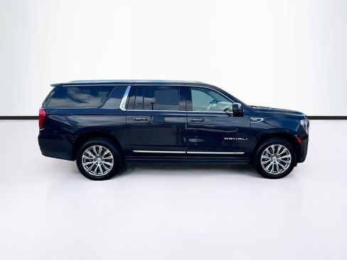 Used 2023 GMC Yukon XL Denali image 9