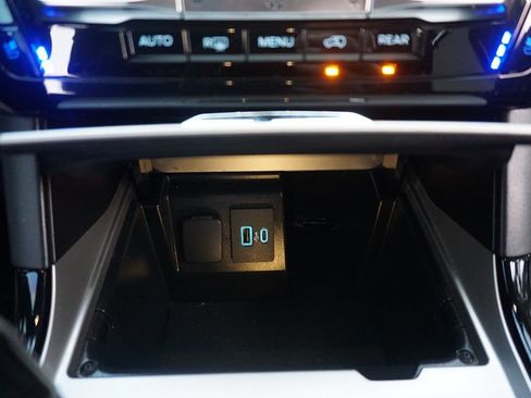 Used 2023 Ford Explorer ST w/ Equipment Group 401A AWD/4WD image 13