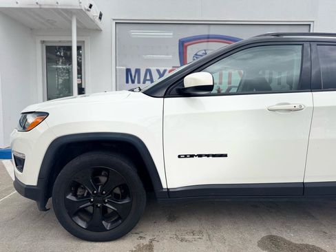 Used 2018 Jeep Compass Latitude w/ Popular Equipment Group AWD/4WD image 28