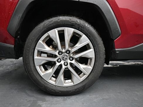 Used 2020 Toyota RAV4 Limited image 10