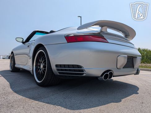 Used 2004 Porsche 911 Carrera 4S image 10